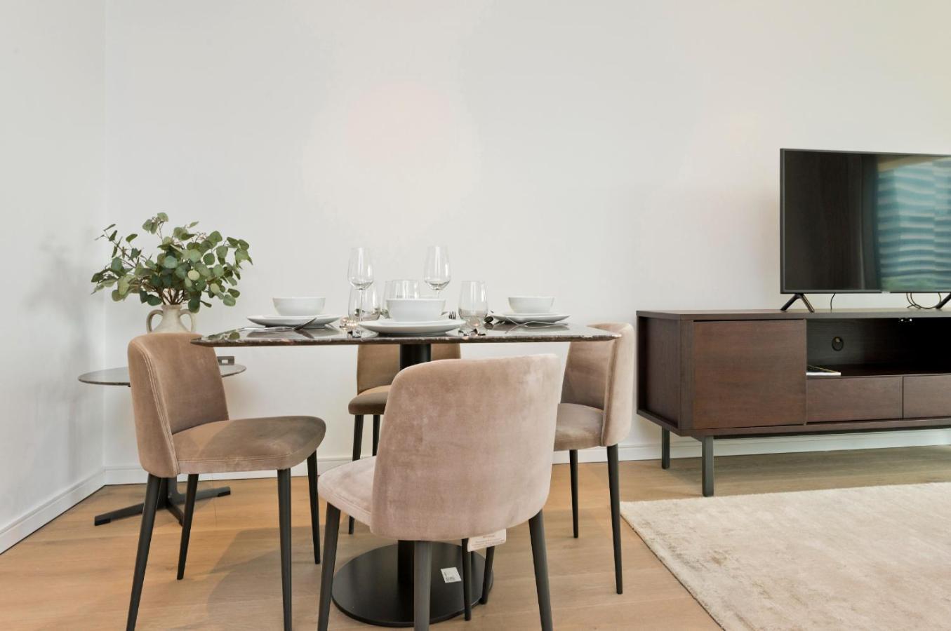 Elegant And Modern Apartments In Canary Wharf Right Next To Thames Londra Exterior foto