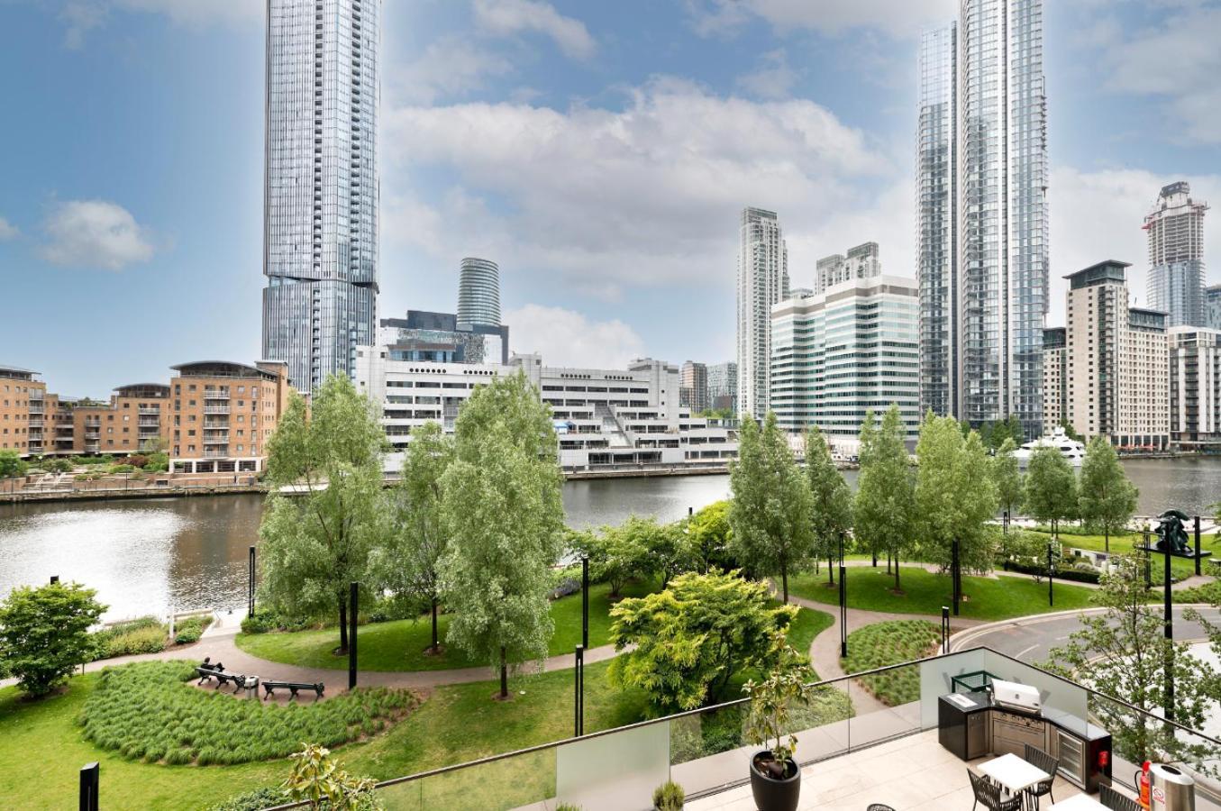Elegant And Modern Apartments In Canary Wharf Right Next To Thames Londra Exterior foto